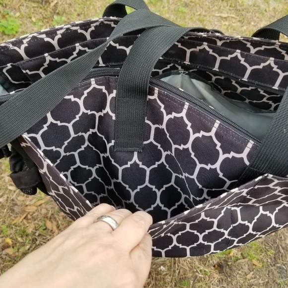 Skip & Hop large Double duo diaper bag, designed to fit on a double stroller. - Picture 9 of 13